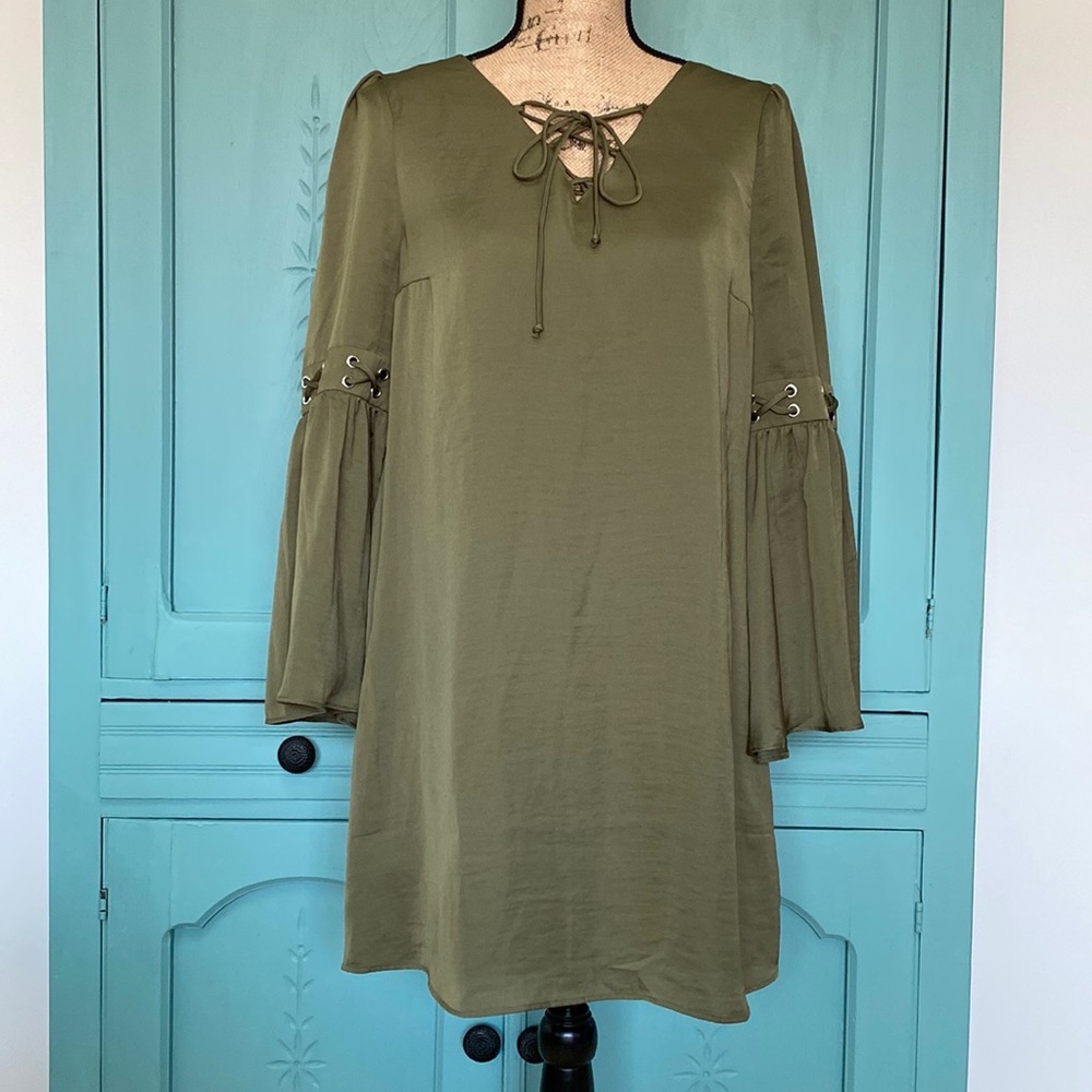 Venus Olive Green Bell Sleeve Dress. Great Style, fully lined. US Small/EU36/38